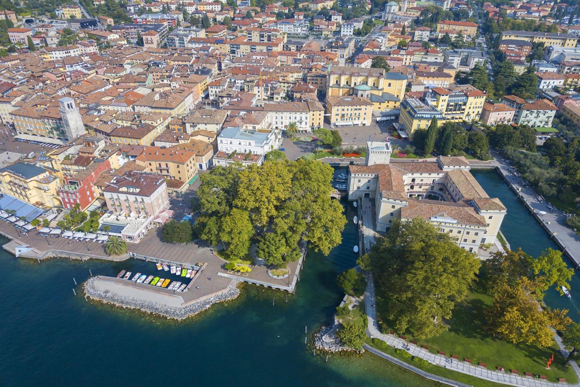 Casa Azzurra 150Mt From Lake - Happy Rentals Riva del Garda Ngoại thất bức ảnh