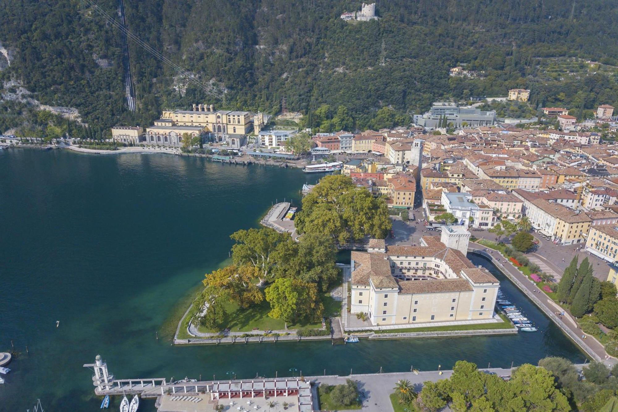 Casa Azzurra 150Mt From Lake - Happy Rentals Riva del Garda Ngoại thất bức ảnh